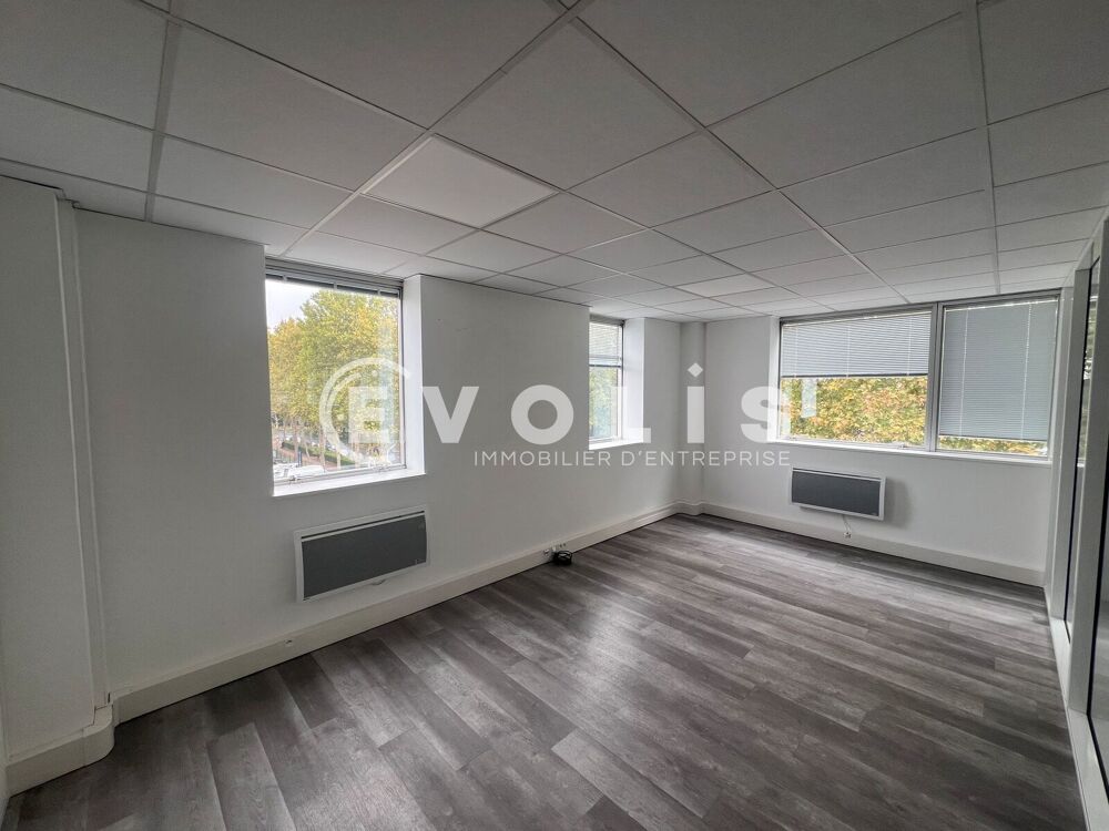   Bureaux - A LOUER - 1 049 m² divisibles à partir de 170 m² Creteil