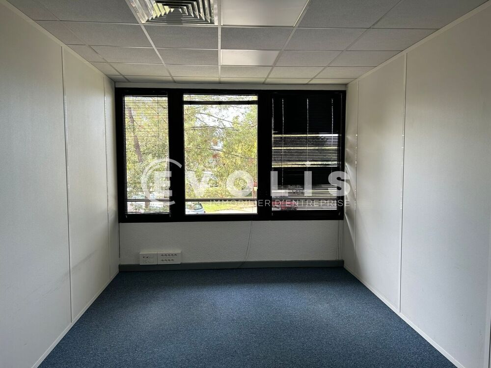   Bureaux - A LOUER - 860 m² divisibles à partir de 110 m² Merignac