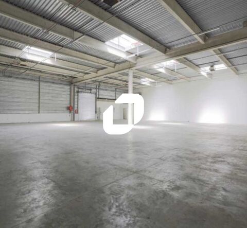 Locaux d'Activit&eacute;s - A LOUER - 568 m&sup2; non divisibles 7573 93350 Le bourget