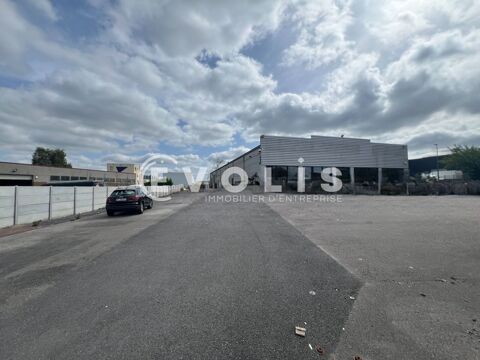   Locaux d'activité - A LOUER - 900 m² non divisibles 