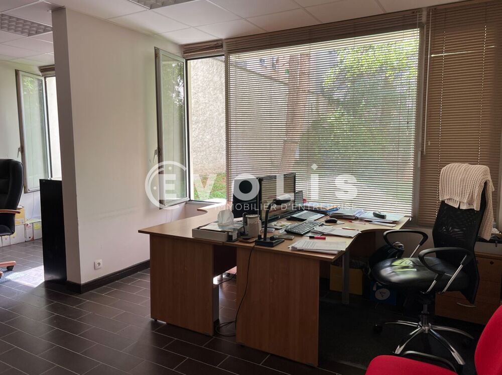   Bureaux - A VENDRE - 240 m² non divisibles Paris 20