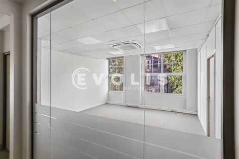   Bureaux - A LOUER - 492 m² divisibles à partir de 200 m² 