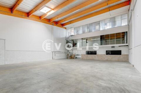   Locaux d'activité - A VENDRE - 3 046 m² non divisibles 