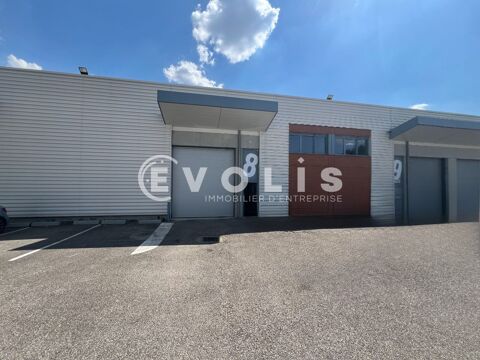 LOCAL A LOUER - 305 m&sup2; non divisibles 2084 69800 Saint priest