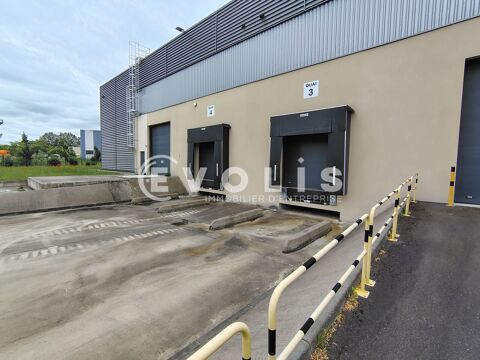 Locaux d'activit&eacute; - A LOUER - 6&nbsp;578 m&sup2; divisibles &agrave; partir de 1&nbsp;823 m&sup2; 82225 94370 Sucy en brie