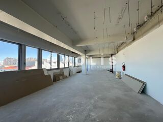   Bureaux - A LOUER - 847 m² divisibles à partir de 187 m² Nanterre