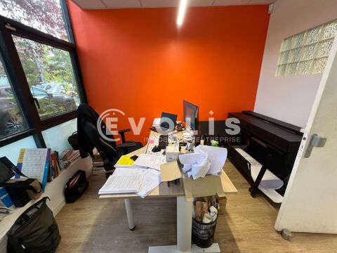   Bureaux - A VENDRE - 180 m² divisibles à partir de 80 m² 