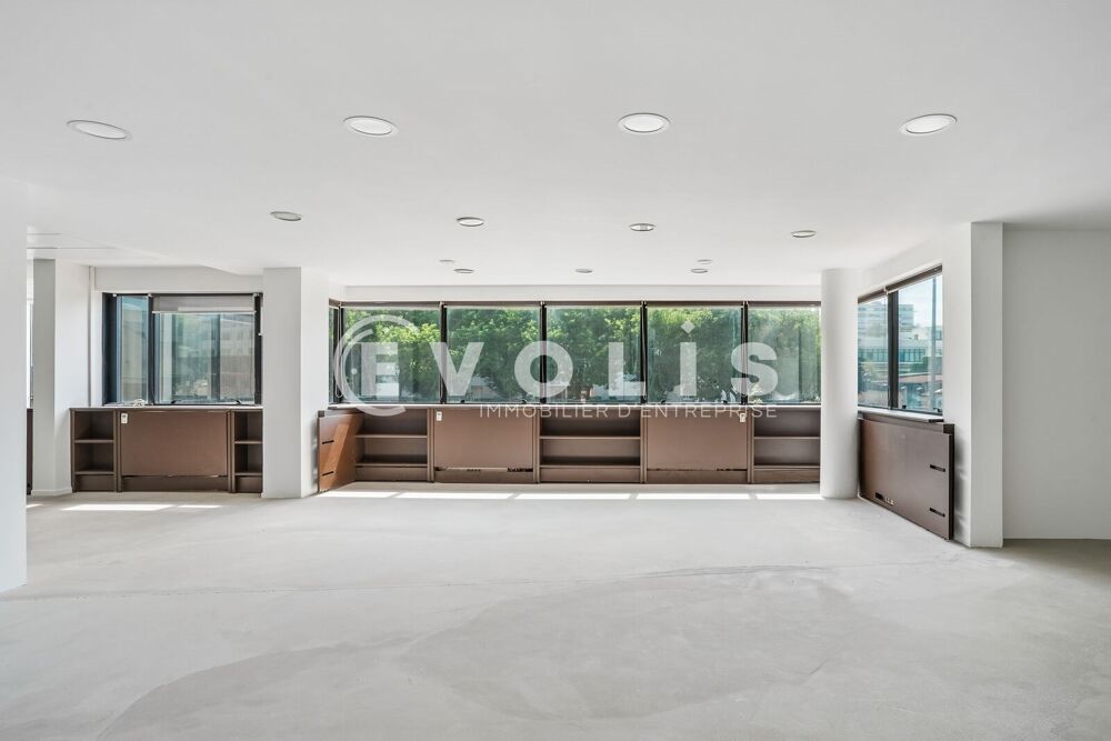   Bureaux - A LOUER - 1 996 m² divisibles à partir de 353 m² Ivry sur seine