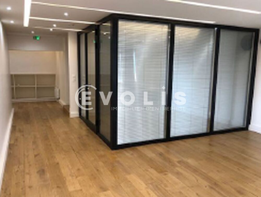   Bureaux - A LOUER - 78 m² non divisibles Paris 16