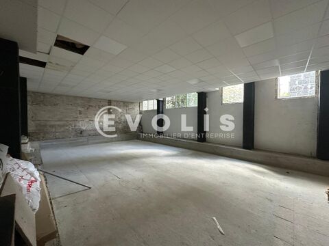   Locaux d'activité - A VENDRE OU A LOUER - 126 m² non divisibles 