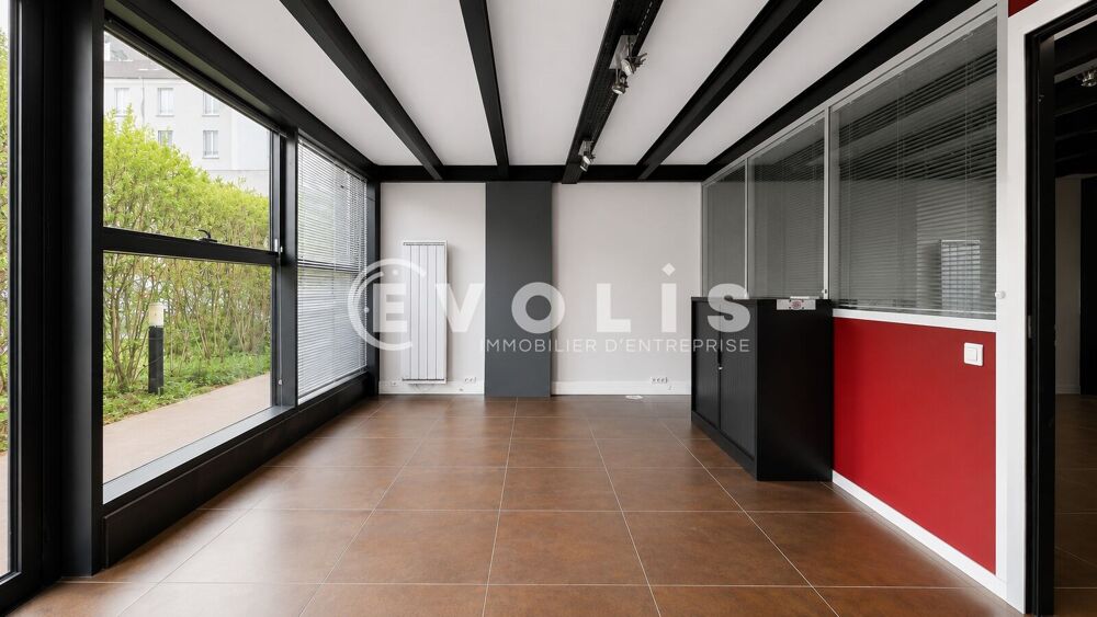  Bureaux - A LOUER - 251 m² non divisibles Ivry sur seine