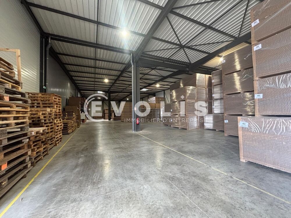   Local 3500m² indépendant Fareins - 3 517 m² non divisibles Fareins