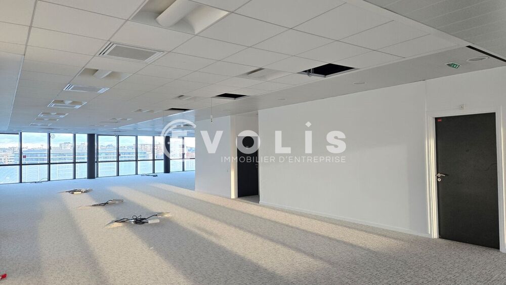   Locaux d'activité - A LOUER - 2 205 m² divisibles à partir de 137 m² Ivry sur seine