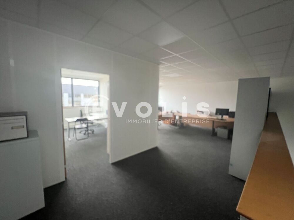   Locaux d'activité - A LOUER - 1 393 m² divisibles à partir de 521 m² Lieusaint