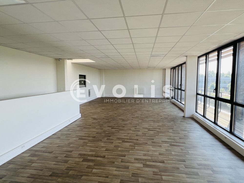   Locaux d'activités avec bureaux d'accompagnement - 392 m² non divisibles Collegien