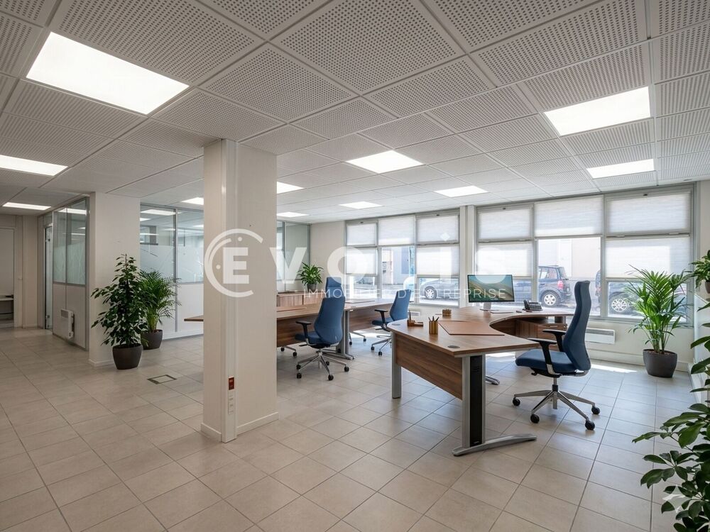   Bureaux - A LOUER - 171 m² non divisibles Ivry sur seine