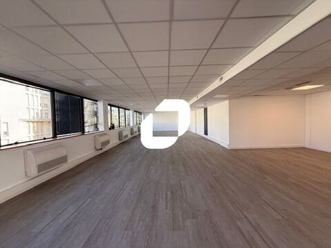 AU PIED DU RER A - 397 m² non divisibles 4632 95000 Cergy