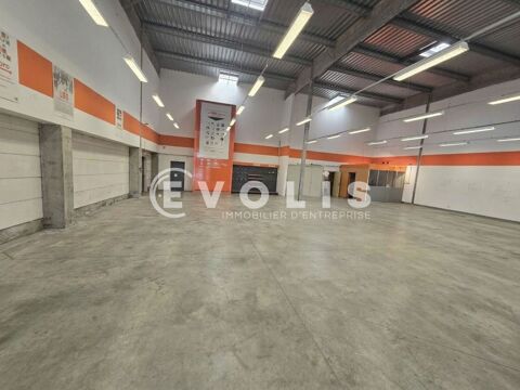   Locaux d'activité - A LOUER - 597 m² divisibles à partir de 298 m² 