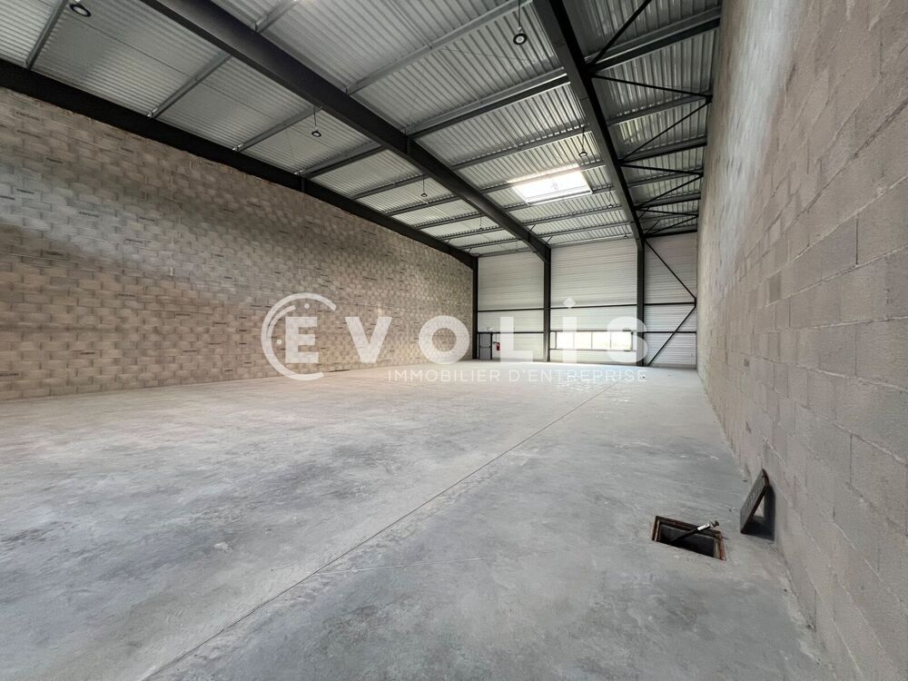   Locaux à louer - 977 m² divisibles à partir de 406 m² Dagneux