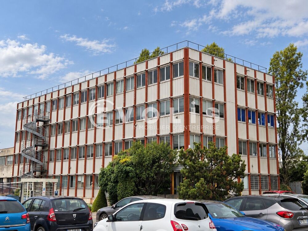   Bureaux - A LOUER - 1 452 m² divisibles à partir de 126 m² 