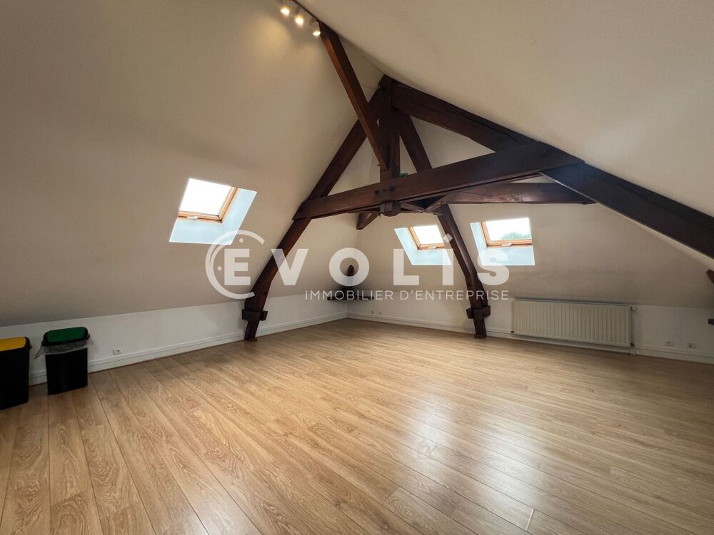   Locaux d'activité - A VENDRE - 930 m² non divisibles Limours
