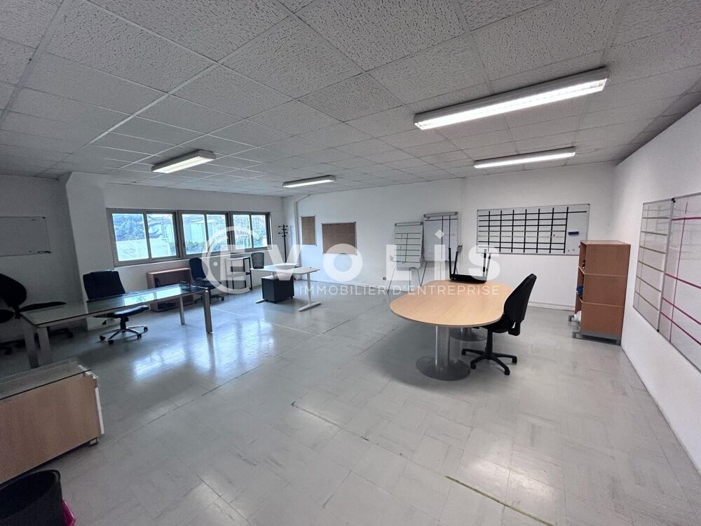   Bureaux - A LOUER - 380 m² divisibles à partir de 28 m² Ormoy