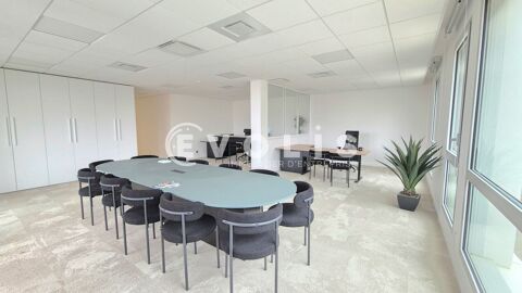   Bureaux - A LOUER - 2 376 m² divisibles à partir de 24 m² 