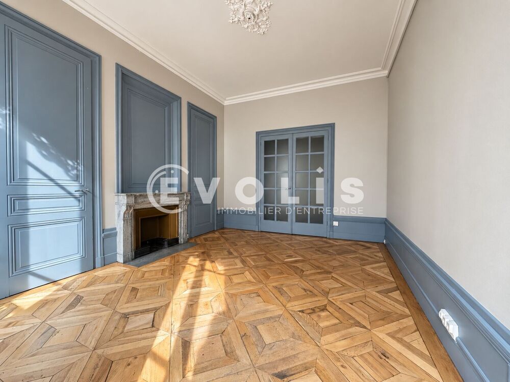   Bureaux - A LOUER - 207 m² non divisibles Lyon 6