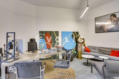 CW Priv&eacute; - A LOUER - 18 Postes 97500 75008 Paris