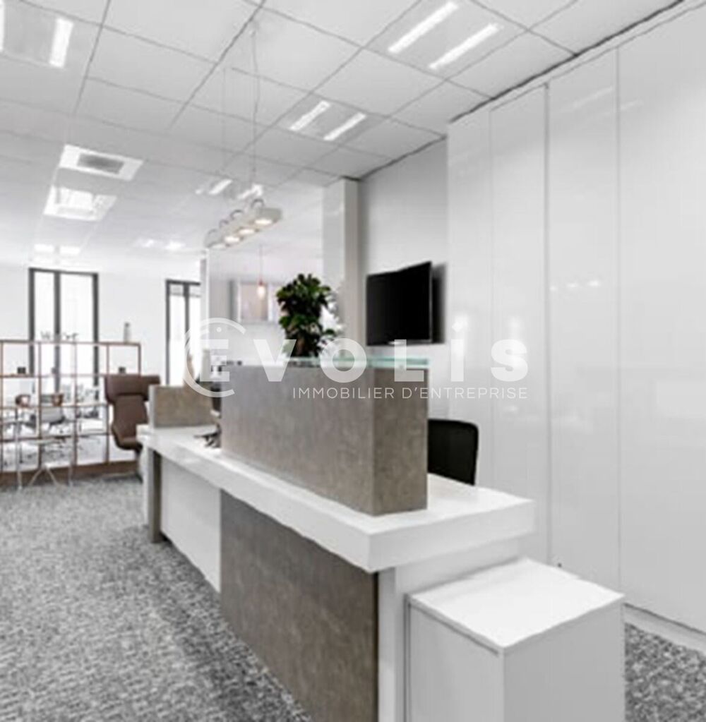   Bureaux - A LOUER - 84 m² divisibles à partir de 32 m² Montevrain
