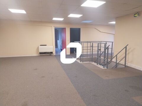 Bureaux - A LOUER - 196 m&sup2; non divisibles 1636 78114 Magny les hameaux