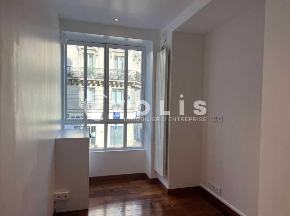   Bureaux - A LOUER - 135 m² non divisibles Paris 3