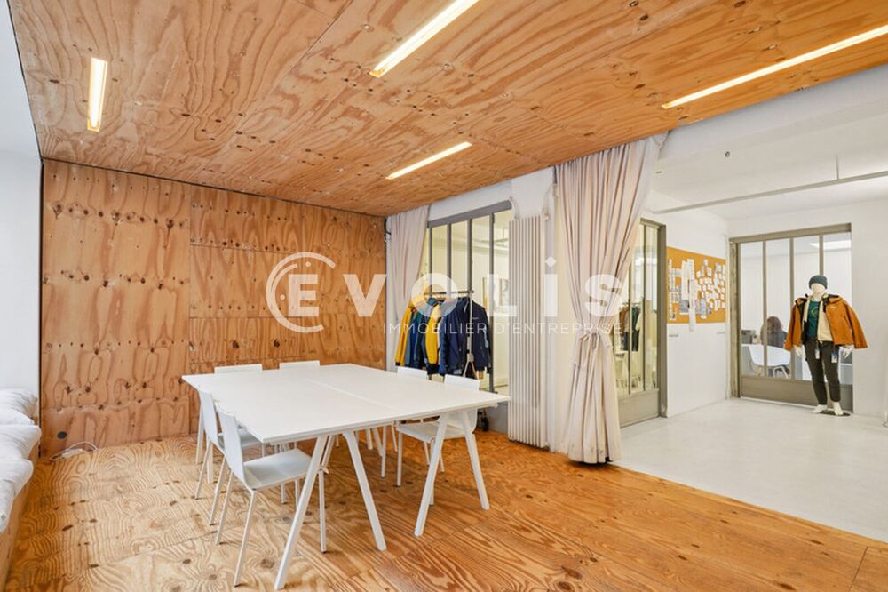   Bureaux - A VENDRE OU A LOUER - 173 m² non divisibles Paris 10