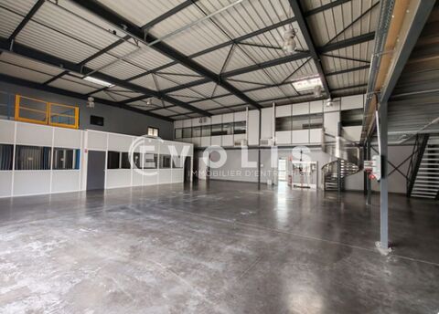   LOCAUX A LOUER - 920 m² divisibles à partir de 350 m² 