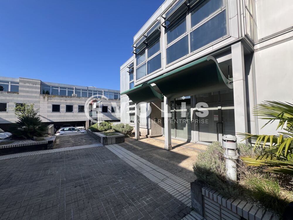   Locaux d'activité - A LOUER - 178 m² non divisibles 