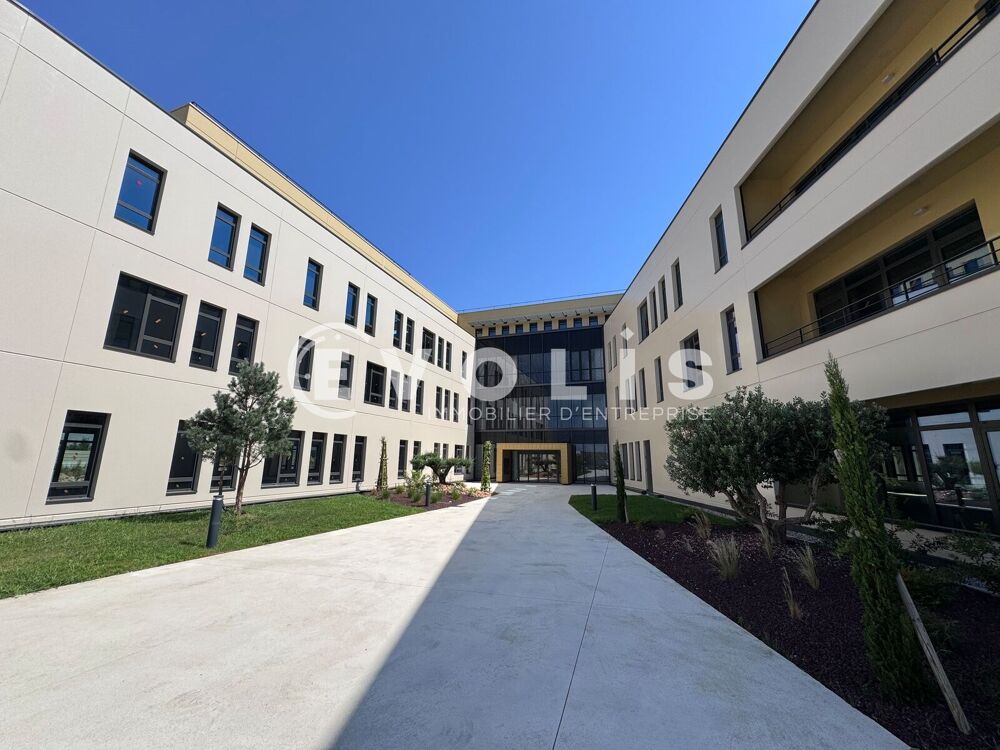   Bureaux - A LOUER - 2 193 m² divisibles à partir de 174 m² Genas
