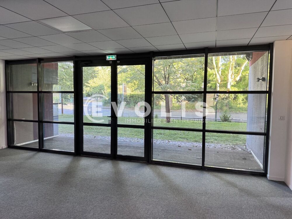   Bureaux - A LOUER - 2 276 m² divisibles à partir de 243 m² Caluire et cuire