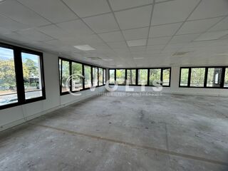   Bureaux - A LOUER - 430 m² divisibles à partir de 201 m² Merignac