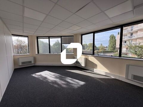 AU PIED DU RER A - 140 m² non divisibles 1633 95000 Cergy