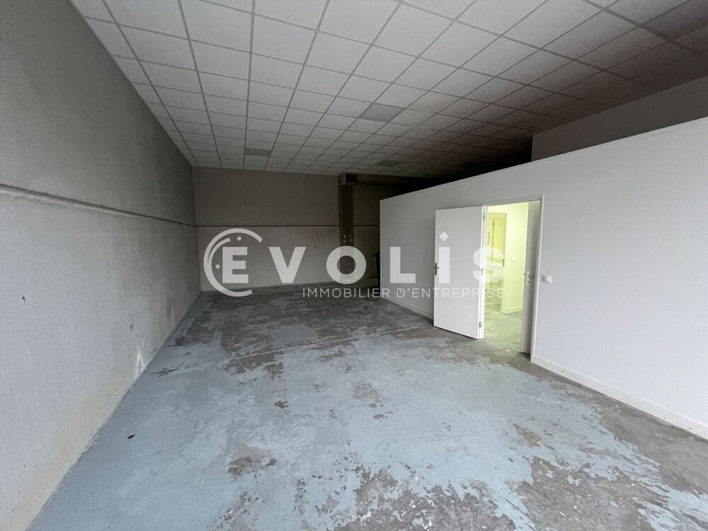   Locaux d'activité - A LOUER - 208 m² non divisibles Serris