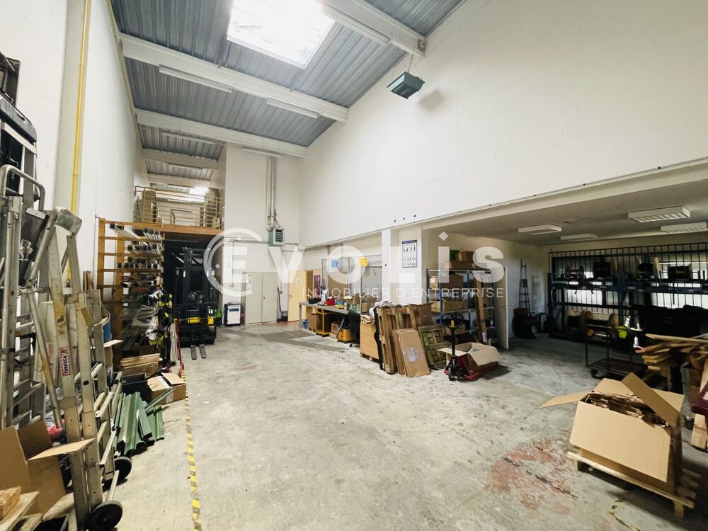   QUAI DE DECHARGEMENT - 518 m² non divisibles Champs sur marne