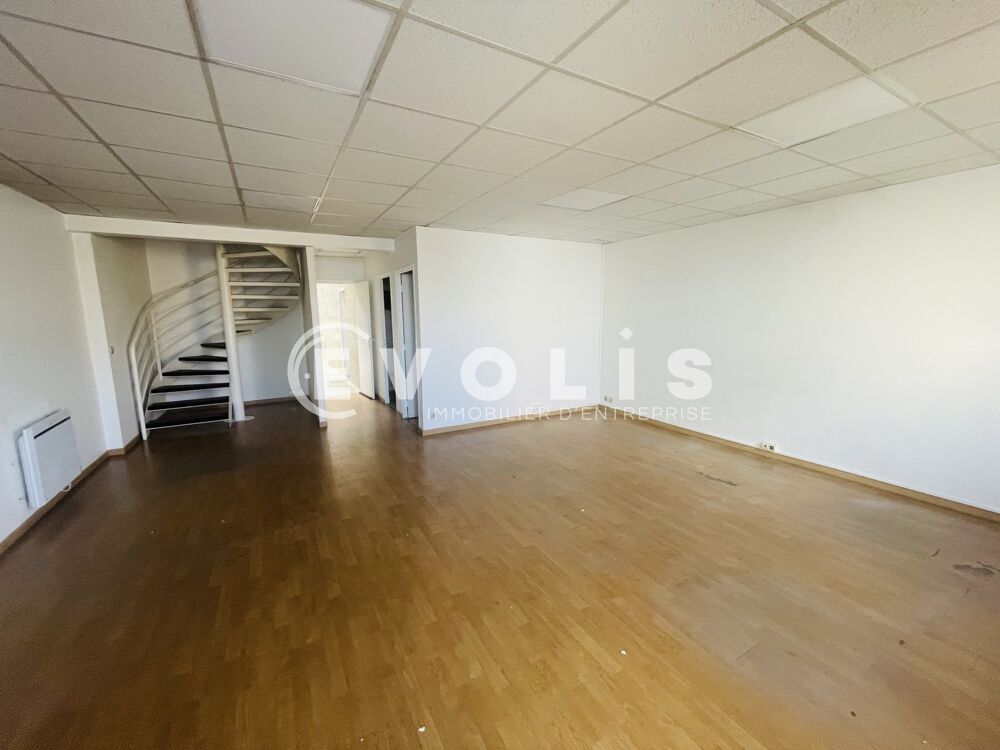   Locaux d'activité - A LOUER - 597 m² divisibles à partir de 208 m² Pontault combault