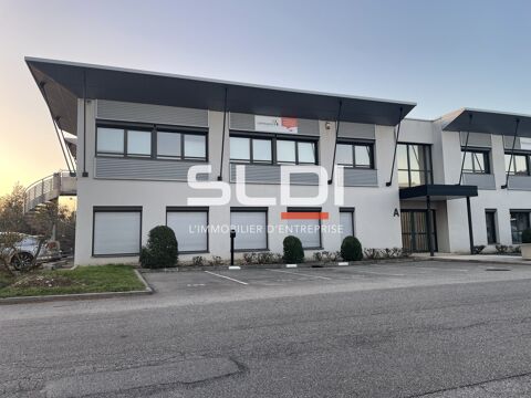 Locaux d'activit&eacute;s - A LOUER - 217 m&sup2; non divisibles 2000 69800 Saint priest