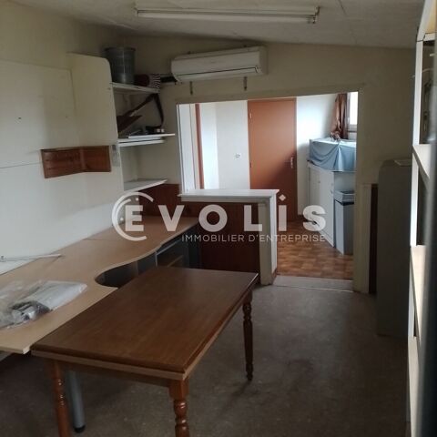   Locaux d'activité - A VENDRE - 1 700 m² non divisibles 