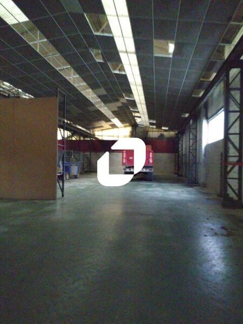 Locaux d'Activit&eacute;s - A LOUER - 1&nbsp;100 m&sup2; non divisibles 3483 77163 Mortcerf