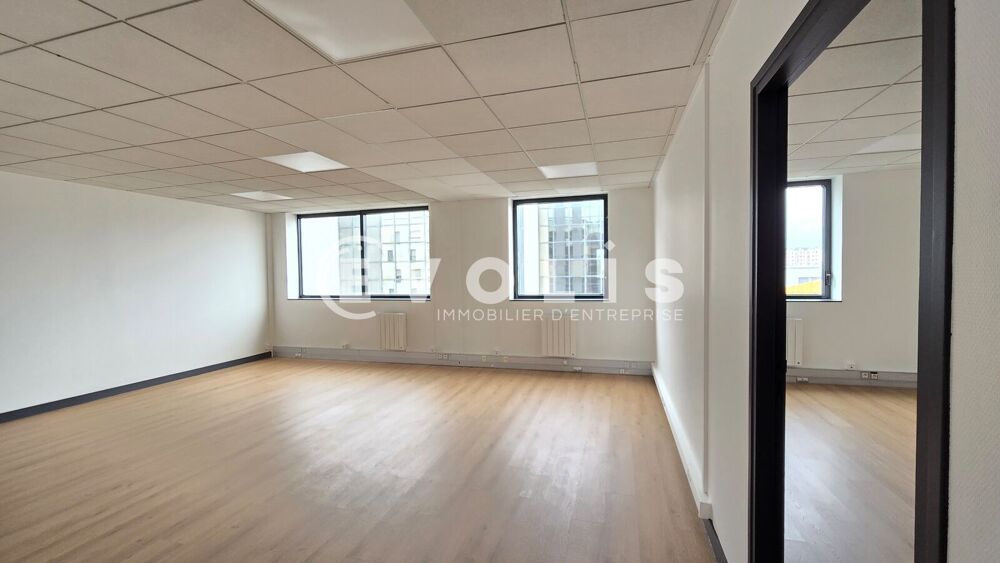   HOCHE TIGRE - 340 m² divisibles à partir de 32 m² 