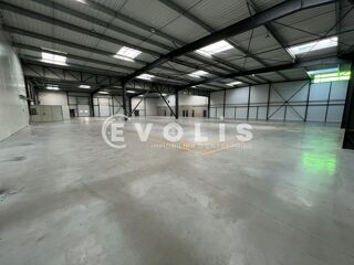   Locaux d'activité - A LOUER - 2 259 m² non divisibles Lesquin