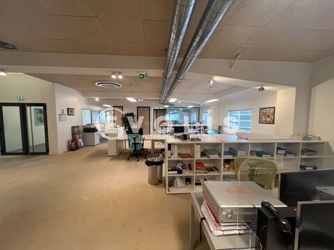   Locaux d'activité - A VENDRE - 980 m² non divisibles 