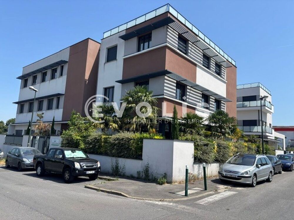   Bureaux - A LOUER - 345 m² divisibles à partir de 35 m² 