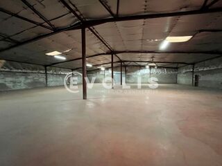   Locaux d'activité - A LOUER - 820 m² non divisibles Martillac